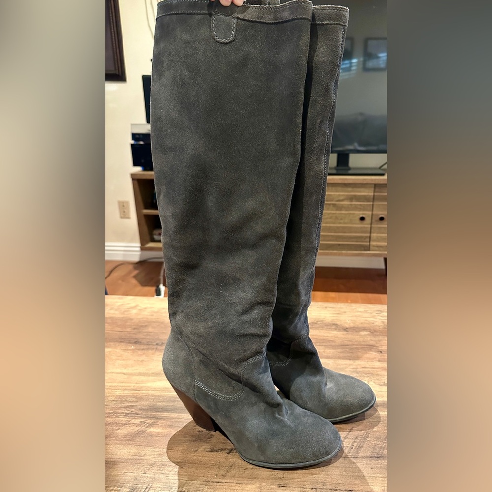 Beautiful charcoal gray suede over the knee boits